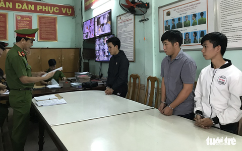 3 sinh viên đánh bẫy lớn lừa 300 người ra sao? - Ảnh 1. 3 sinh viên đánh bẫy lớn lừa 300 người ra sao? - Ảnh 1.