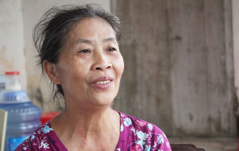 Mẹ Công Phượng, Văn Đức ra Hà Nội cổ vũ con đá ở Mỹ Đình - Ảnh 1. Mẹ Công Phượng, Văn Đức ra Hà Nội cổ vũ con đá ở Mỹ Đình - Ảnh 1.
