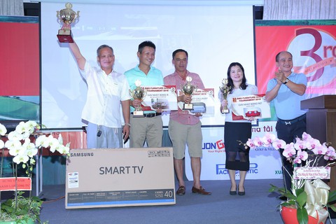 129 golfer tham dự giải Golf BMD Furniture 2018 lần 3 - Ảnh 8. 129 golfer tham dự giải Golf BMD Furniture 2018 lần 3 - Ảnh 8.