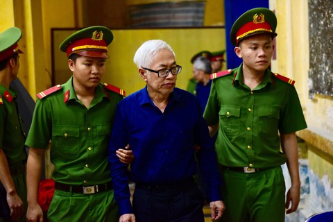 Đang luận tội Vũ nhôm, Trần Phương Bình - Ảnh 2. Đang luận tội Vũ nhôm, Trần Phương Bình - Ảnh 2.