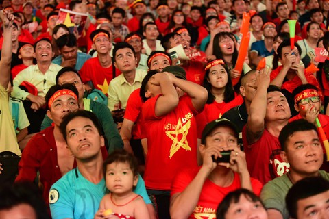 Con thổi kèn ở Sài Gòn, mấy chú ở Mỹ Đình nghe được không? - Ảnh 3. Con thổi kèn ở Sài Gòn, mấy chú ở Mỹ Đình nghe được không? - Ảnh 3.
