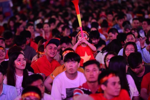 Con thổi kèn ở Sài Gòn, mấy chú ở Mỹ Đình nghe được không? - Ảnh 19. Con thổi kèn ở Sài Gòn, mấy chú ở Mỹ Đình nghe được không? - Ảnh 19.