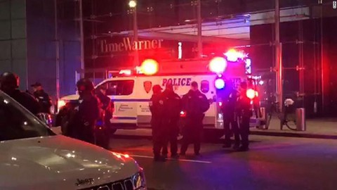 Văn phòng Đài CNN tại New York sơ tán sau lời dọa đánh bom - Ảnh 1. Văn phòng Đài CNN tại New York sơ tán sau lời dọa đánh bom - Ảnh 1.