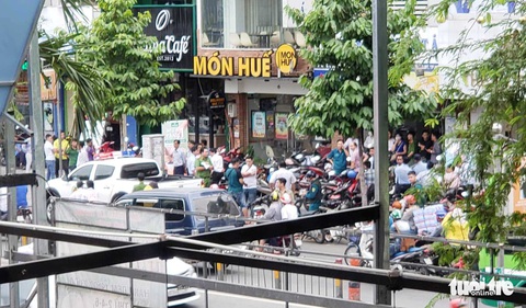 Nghi can khống chế 5 người, cướp 1 tỉ đồng của Ngân hàng Việt Á - Ảnh 2. Nghi can khống chế 5 người, cướp 1 tỉ đồng của Ngân hàng Việt Á - Ảnh 2.