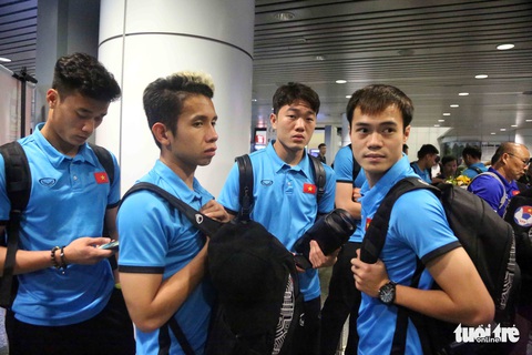 Tuyển Việt Nam đã đến Malaysia chuẩn bị trận chung kết AFF Cup - Ảnh 11. Tuyển Việt Nam đã đến Malaysia chuẩn bị trận chung kết AFF Cup - Ảnh 11.