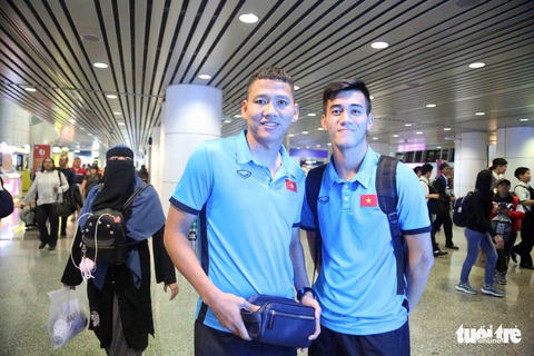 Tuyển Việt Nam đã đến Malaysia chuẩn bị trận chung kết AFF Cup - Ảnh 12. Tuyển Việt Nam đã đến Malaysia chuẩn bị trận chung kết AFF Cup - Ảnh 12.