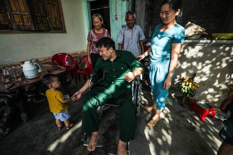 Chân dung người lính trở về từ “chiến địa” thời bình - Ảnh 11. Chân dung người lính trở về từ “chiến địa” thời bình - Ảnh 11.