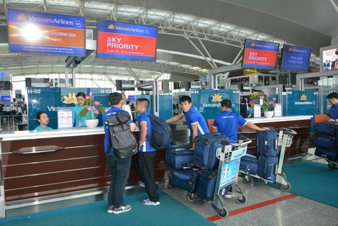 Tiếp tục tăng chuyến bay phục vụ cổ động viên đến Malaysia - Ảnh 1. Tiếp tục tăng chuyến bay phục vụ cổ động viên đến Malaysia - Ảnh 1.