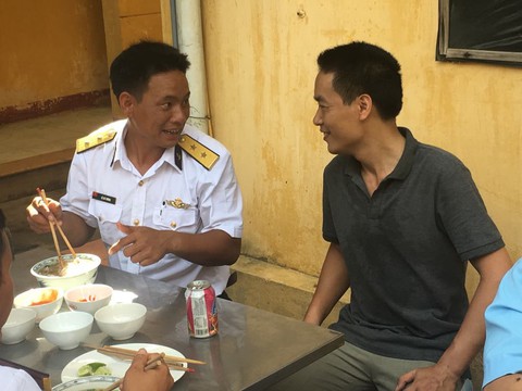 Đầu bếp đầu tiên mang phở ra Trường Sa - Ảnh 4. Đầu bếp đầu tiên mang phở ra Trường Sa - Ảnh 4.