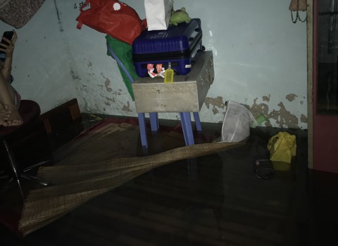 Sau một đêm mưa lớn, Đà Nẵng ngập nặng - Ảnh 5. Sau một đêm mưa lớn, Đà Nẵng ngập nặng - Ảnh 5.