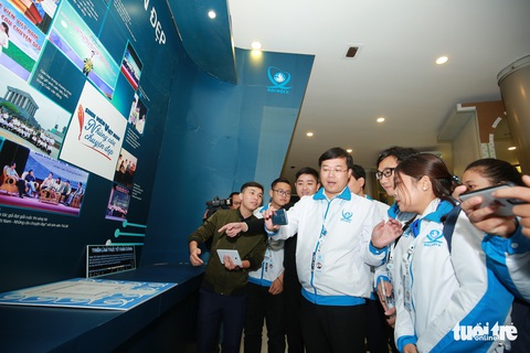 Robot, máy in 3D tại triển lãm sinh viên Việt Nam - Ảnh 1. Robot, máy in 3D tại triển lãm sinh viên Việt Nam - Ảnh 1.