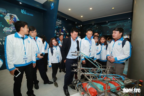Robot, máy in 3D tại triển lãm sinh viên Việt Nam - Ảnh 8. Robot, máy in 3D tại triển lãm sinh viên Việt Nam - Ảnh 8.