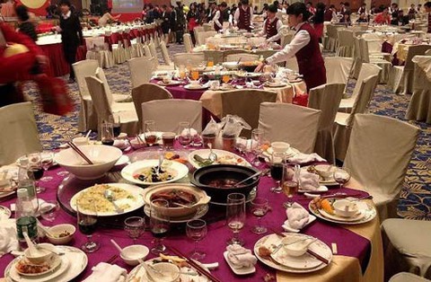 Vì sao người Việt lãng phí thức ăn? - Ảnh 1. Vì sao người Việt lãng phí thức ăn? - Ảnh 1.