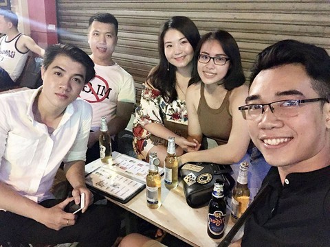 Thầy giáo 9X đốn tim sinh viên nhân văn - Ảnh 4. Thầy giáo 9X đốn tim sinh viên nhân văn - Ảnh 4.