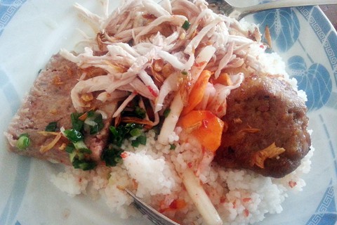 Mùi vị Sài Gòn trong cơm tấm - Ảnh 5. Mùi vị Sài Gòn trong cơm tấm - Ảnh 5.