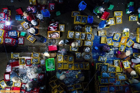 Chợ sớm ở Bà Rịa - Vũng Tàu nổi bật trên National Geographic - Ảnh 2. Chợ sớm ở Bà Rịa - Vũng Tàu nổi bật trên National Geographic - Ảnh 2.