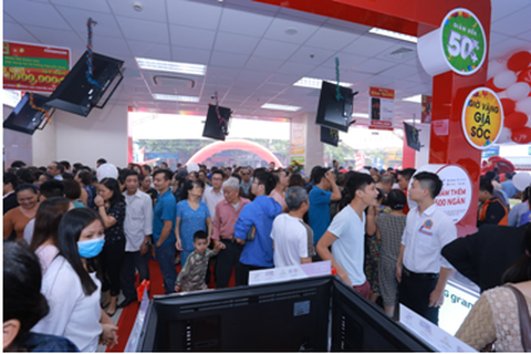 Thị trường điện máy sôi động mùa mua sắm lớn nhất năm - Ảnh 1. Thị trường điện máy sôi động mùa mua sắm lớn nhất năm - Ảnh 1.