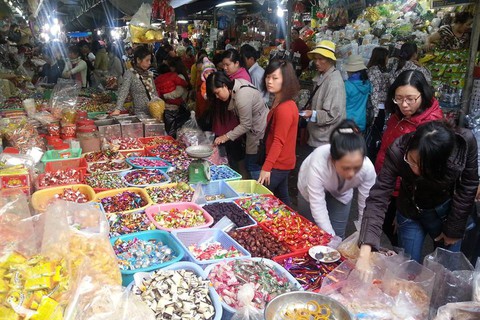 Út có học bổng nè, Hai cứ mua vé xe về Tết đi - Ảnh 1. Út có học bổng nè, Hai cứ mua vé xe về Tết đi - Ảnh 1.
