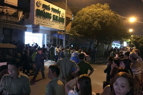 Cô gái chết trong tiệm thuốc tây với vết thương vùng cổ - Ảnh 1. Cô gái chết trong tiệm thuốc tây với vết thương vùng cổ - Ảnh 1.