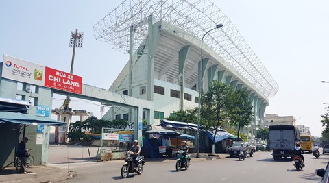 Sân vận động Chi Lăng được bán thần tốc như thế nào? - Ảnh 1. Sân vận động Chi Lăng được bán thần tốc như thế nào? - Ảnh 1.