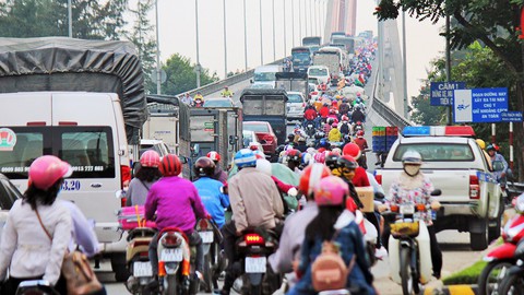 Xả trạm thu phí, cầu Rạch Miễu vẫn thất thủ - Ảnh 7. Xả trạm thu phí, cầu Rạch Miễu vẫn thất thủ - Ảnh 7.