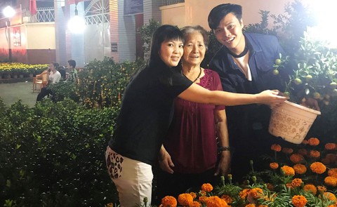 Nghệ sĩ sân khấu ăn tết sớm vì ngày tết sân khấu là nhà - Ảnh 1. Nghệ sĩ sân khấu ăn tết sớm vì ngày tết sân khấu là nhà - Ảnh 1.