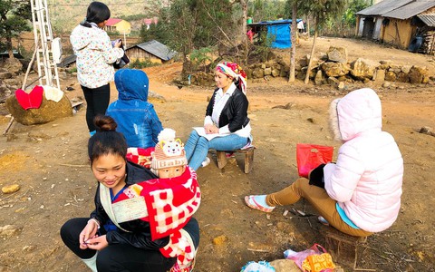 Truyền thuyết chó thần và tục nhảy lửa - Ảnh 4. Truyền thuyết chó thần và tục nhảy lửa - Ảnh 4.