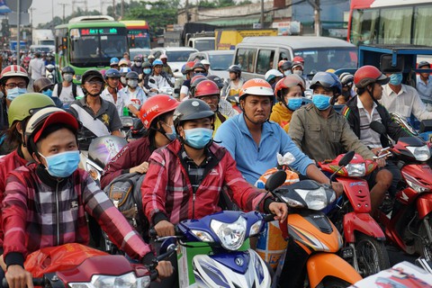 Những em bé được tay xách nách mang về Miền Tây ăn Tết - Ảnh 7. Những em bé được tay xách nách mang về Miền Tây ăn Tết - Ảnh 7.