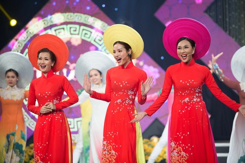 Hoa hậu Kiều Ngân đăng quang Én Vàng 2017 - Ảnh 3. Hoa hậu Kiều Ngân đăng quang Én Vàng 2017 - Ảnh 3.