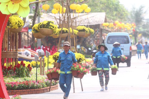 Xem chó biểu diễn đờn ca tài tử ở đường hoa Cần Thơ - Ảnh 23. Xem chó biểu diễn đờn ca tài tử ở đường hoa Cần Thơ - Ảnh 23.