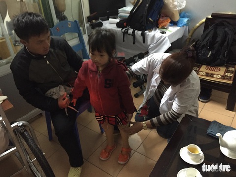 Tết này, Gống đã thôi đi nhờ đôi chân chị - Ảnh 3. Tết này, Gống đã thôi đi nhờ đôi chân chị - Ảnh 3.