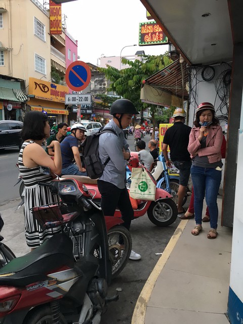 Bở hơi tai rút tiền ATM cận Tết - Ảnh 3. Bở hơi tai rút tiền ATM cận Tết - Ảnh 3.