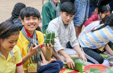 Sau chuyến thiện nguyện: cho đi và nhận lại rất nhiều - Ảnh 1. Sau chuyến thiện nguyện: cho đi và nhận lại rất nhiều - Ảnh 1.