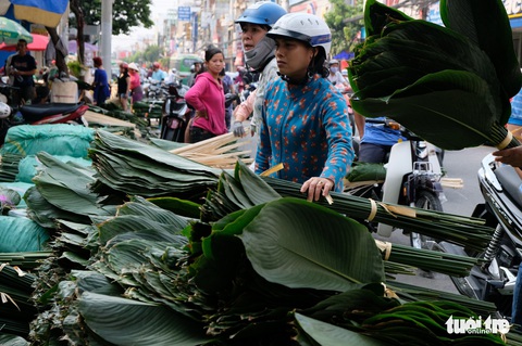 Màu tết rực rỡ tràn ngập phố Sài Gòn - Ảnh 6. Màu tết rực rỡ tràn ngập phố Sài Gòn - Ảnh 6.