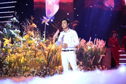 Mạnh Nguyên kẹo kéo đăng quang Solo cùng bolero - Ảnh 6. Mạnh Nguyên kẹo kéo đăng quang Solo cùng bolero - Ảnh 6.