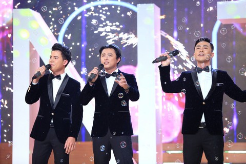 Mạnh Nguyên kẹo kéo đăng quang Solo cùng bolero - Ảnh 8. Mạnh Nguyên kẹo kéo đăng quang Solo cùng bolero - Ảnh 8.