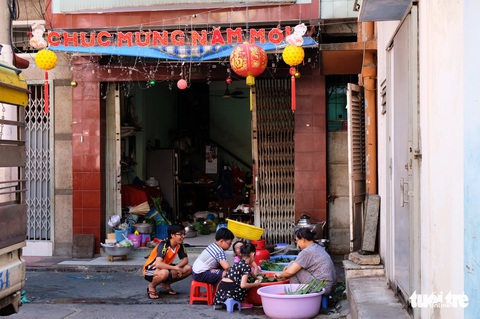 Nồi bánh chưng có vị tình thân của người Sài Gòn - Ảnh 1. Nồi bánh chưng có vị tình thân của người Sài Gòn - Ảnh 1.