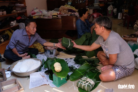 Nồi bánh chưng có vị tình thân của người Sài Gòn - Ảnh 10. Nồi bánh chưng có vị tình thân của người Sài Gòn - Ảnh 10.