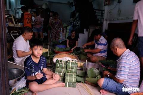 Nồi bánh chưng có vị tình thân của người Sài Gòn - Ảnh 12. Nồi bánh chưng có vị tình thân của người Sài Gòn - Ảnh 12.