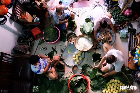Nồi bánh chưng có vị tình thân của người Sài Gòn - Ảnh 5. Nồi bánh chưng có vị tình thân của người Sài Gòn - Ảnh 5.