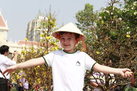 Đường hoa Nguyễn Huệ đông nghẹt khách ngày đầu mở cửa - Ảnh 7. Đường hoa Nguyễn Huệ đông nghẹt khách ngày đầu mở cửa - Ảnh 7.