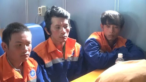 Chìm tàu cá 12 người, bốn ngư dân chết, mất tích - Ảnh 1. Chìm tàu cá 12 người, bốn ngư dân chết, mất tích - Ảnh 1.