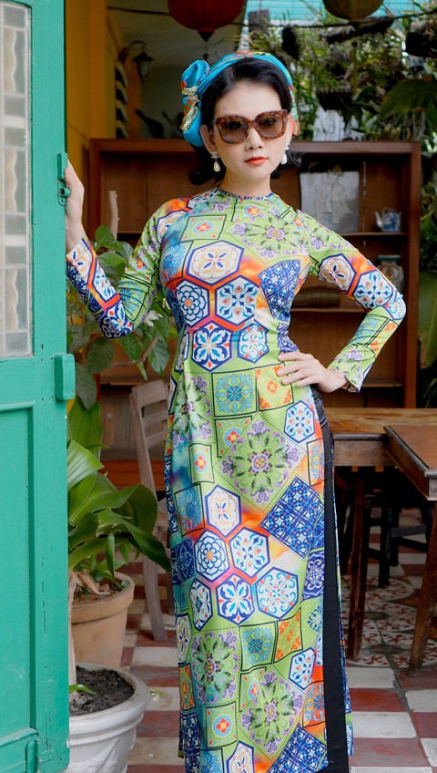 Ngày Tết, Mỹ Uyên hóa thân Cô Ba Sài Gòn sành điệu, quyến rũ - Ảnh 1. Ngày Tết, Mỹ Uyên hóa thân Cô Ba Sài Gòn sành điệu, quyến rũ - Ảnh 1.