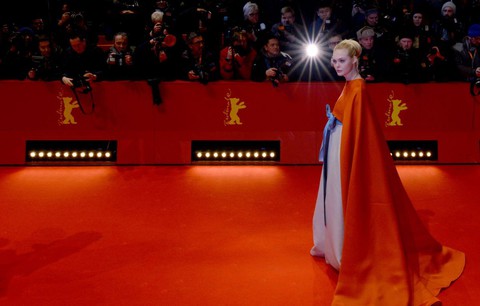 Dàn sao Hollywood trên thảm đỏ Liên hoan phim Berlin 2018 - Ảnh 7. Dàn sao Hollywood trên thảm đỏ Liên hoan phim Berlin 2018 - Ảnh 7.