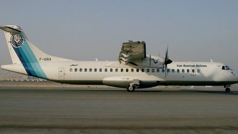 Máy bay chở khách rơi tại Iran, 66 người thiệt mạng - Ảnh 2. Máy bay chở khách rơi tại Iran, 66 người thiệt mạng - Ảnh 2.