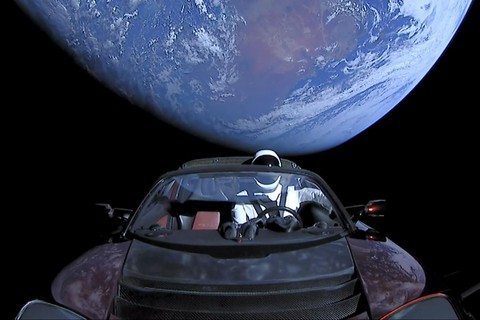 Số phận kỳ lạ của siêu xe Tesla của tỉ phú Elon Musk - Ảnh 1. Số phận kỳ lạ của siêu xe Tesla của tỉ phú Elon Musk - Ảnh 1.