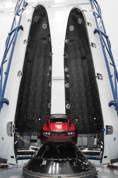 Số phận kỳ lạ của siêu xe Tesla của tỉ phú Elon Musk - Ảnh 5. Số phận kỳ lạ của siêu xe Tesla của tỉ phú Elon Musk - Ảnh 5.