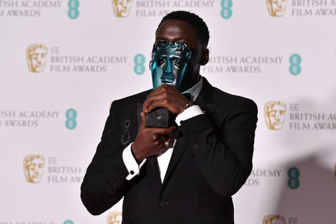 Phim về người mẹ đi tìm công lý thắng 5 giải BAFTA - Ảnh 10. Phim về người mẹ đi tìm công lý thắng 5 giải BAFTA - Ảnh 10.