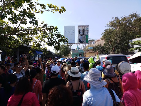 Hàng trăm ngàn du khách đổ về Nha Trang chơi Tết - Ảnh 2. Hàng trăm ngàn du khách đổ về Nha Trang chơi Tết - Ảnh 2.