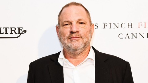 Hàng loạt nhân viên cũ tố ông trùm Harvey Weinstein - Ảnh 1. Hàng loạt nhân viên cũ tố ông trùm Harvey Weinstein - Ảnh 1.